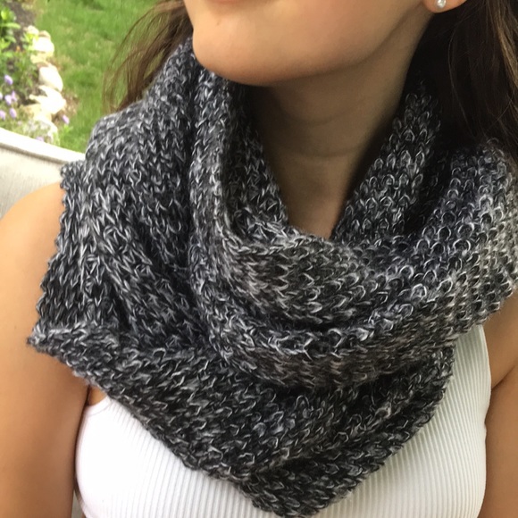 Garage infinity scarf - Picture 3 of 3